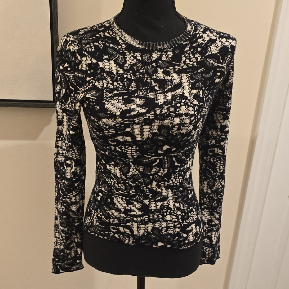 Express Monochrome Patterned Knit - image 1